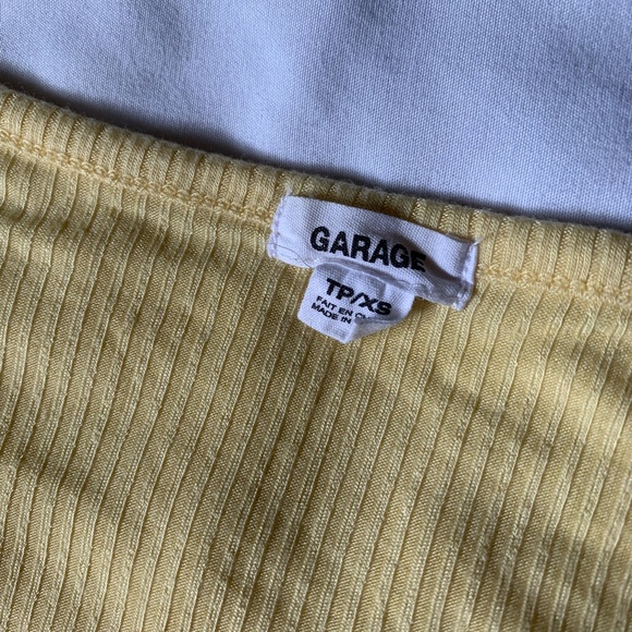 Light Yellow Ruched Top - Picture 4 of 4